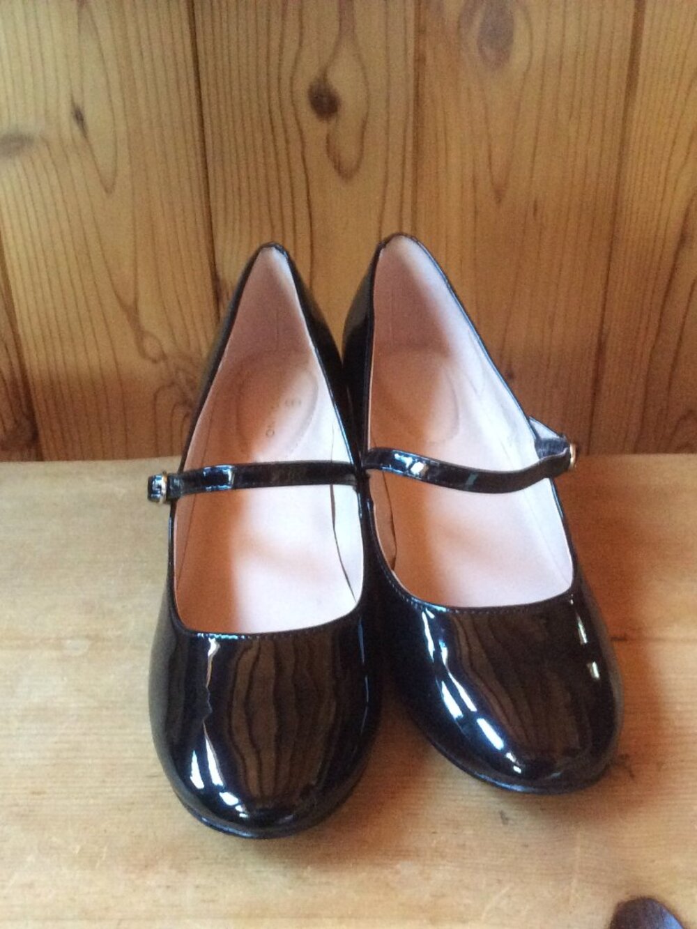 Bandolino Black Vegan Patent Leather Cariann Mary Jane Pump Size 8